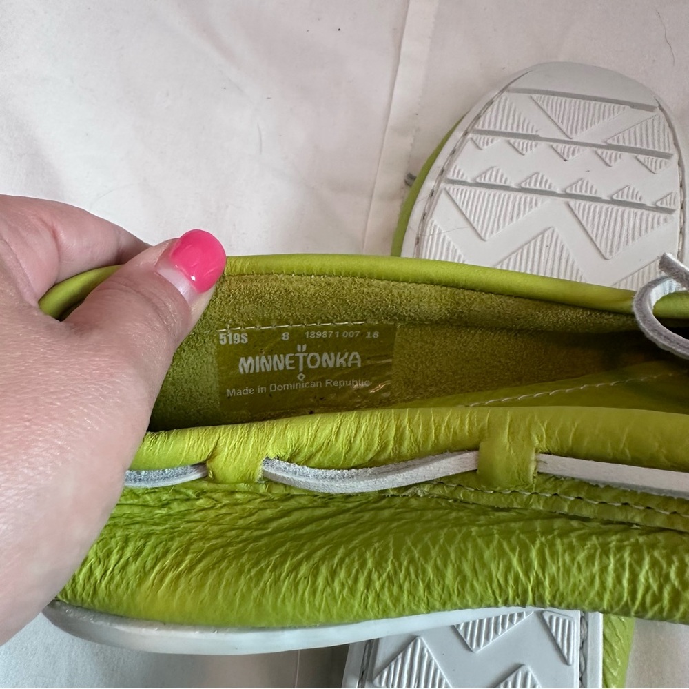 Minnetonka Lime Green Leather Moccasins Size 8 NWOT - Picture 6 of 6